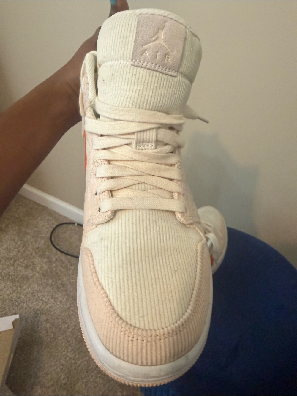 Nike Air Jordan 1 Mid SE — Sail / Off-White - Picture 2 of 5